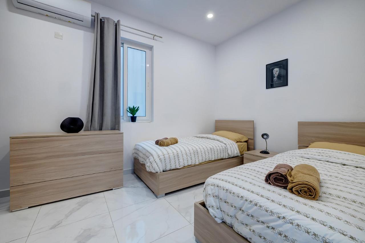 Modern Family Holiday Retreat In Gzira Sliema Ngoại thất bức ảnh