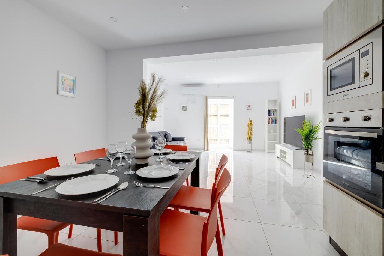 Modern Family Holiday Retreat In Gzira Sliema Ngoại thất bức ảnh