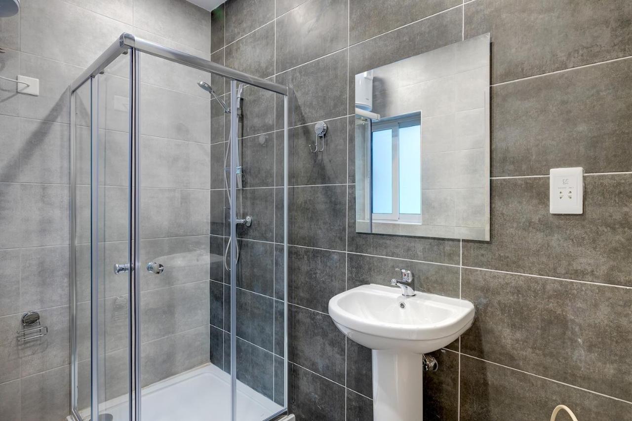 Modern Family Holiday Retreat In Gzira Sliema Ngoại thất bức ảnh
