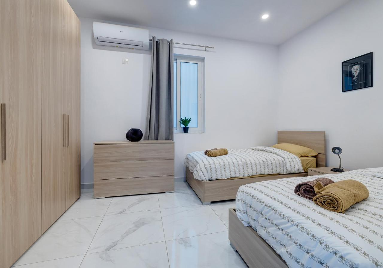 Modern Family Holiday Retreat In Gzira Sliema Ngoại thất bức ảnh