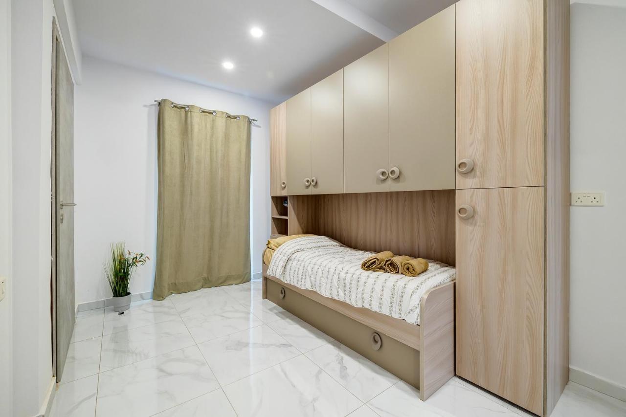 Modern Family Holiday Retreat In Gzira Sliema Ngoại thất bức ảnh