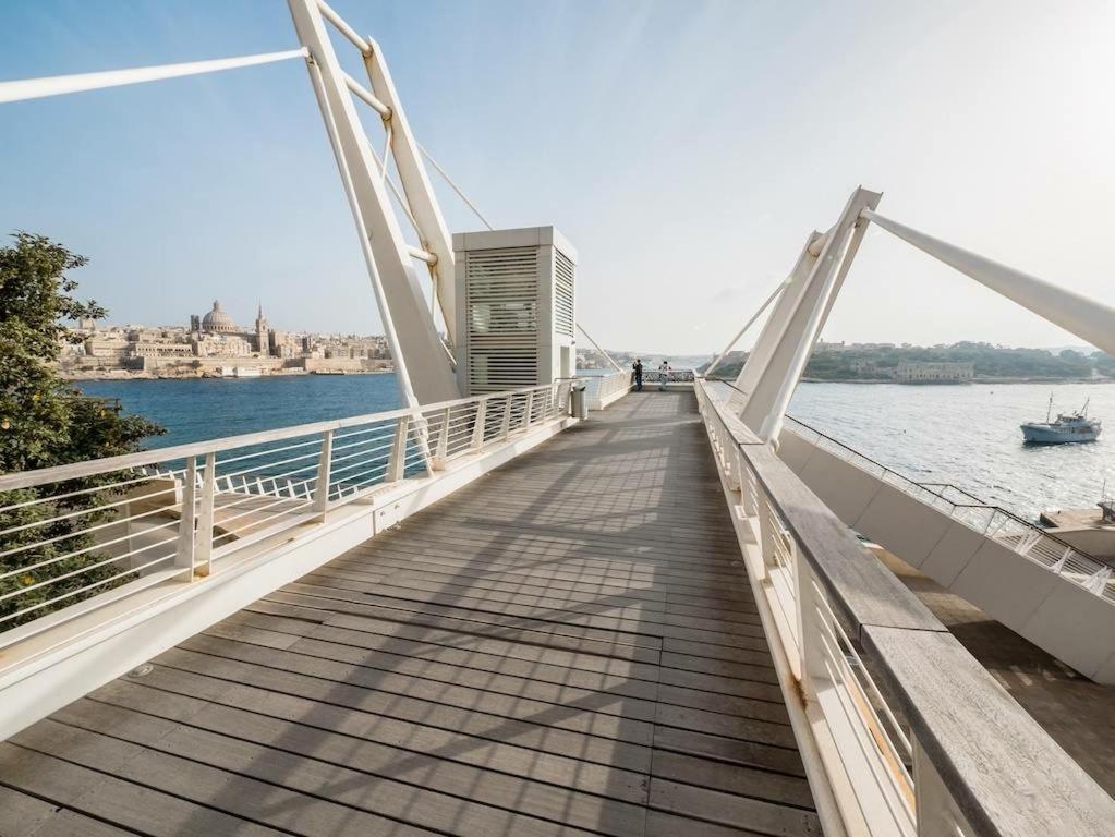 Modern Family Holiday Retreat In Gzira Sliema Ngoại thất bức ảnh