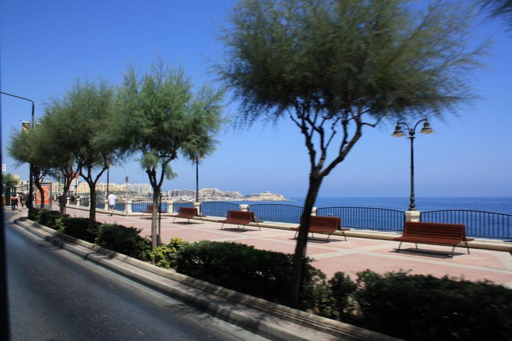 Modern Family Holiday Retreat In Gzira Sliema Ngoại thất bức ảnh